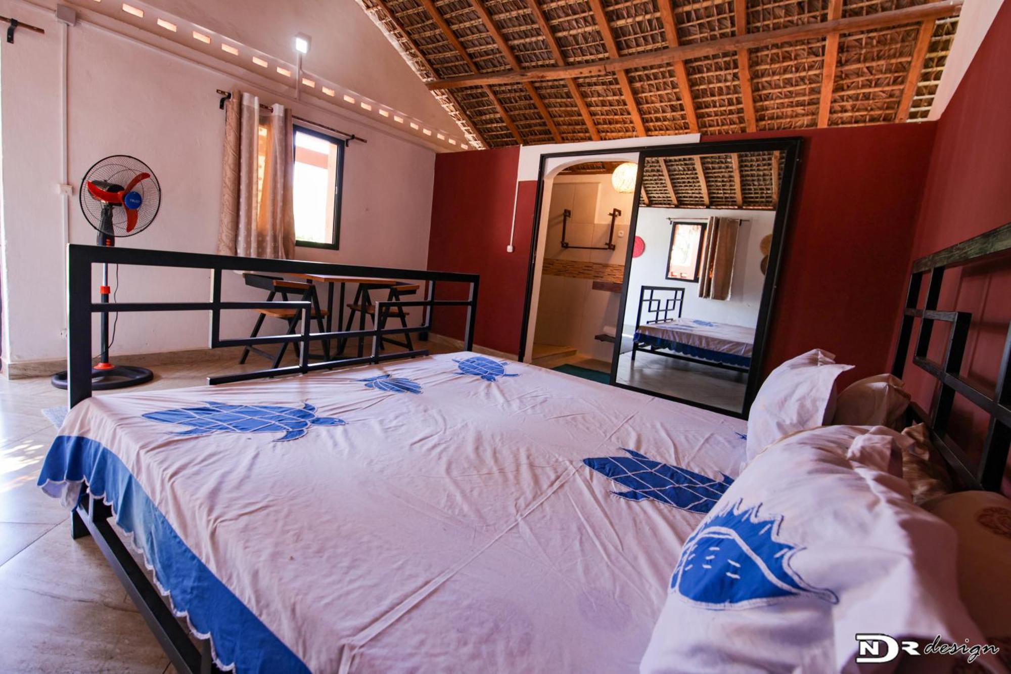 Le Jardin Des Delices Hotel Mahajanga Eksteriør billede