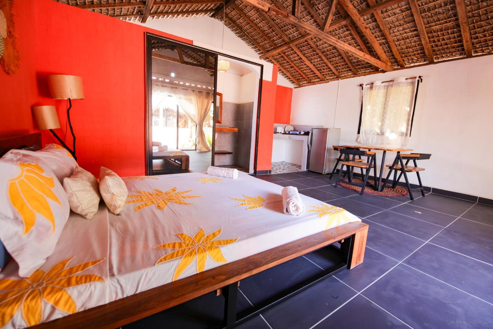 Le Jardin Des Delices Hotel Mahajanga Eksteriør billede
